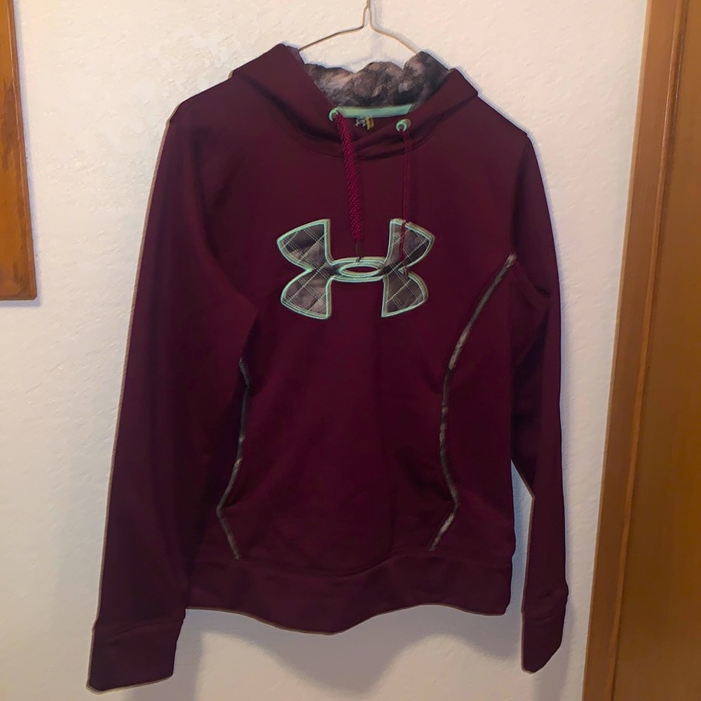 Under Armour hoodie size Medium